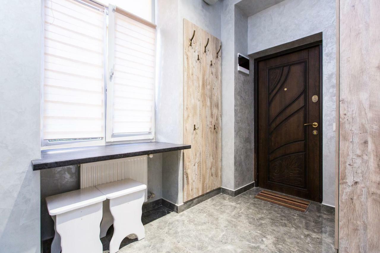 Дизайнерська Віп Квартира По Вулиці Куліша 14 Lviv Extérieur photo