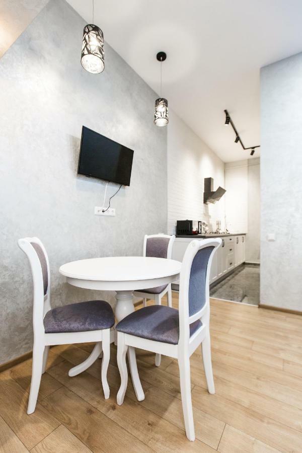 Дизайнерська Віп Квартира По Вулиці Куліша 14 Lviv Extérieur photo
