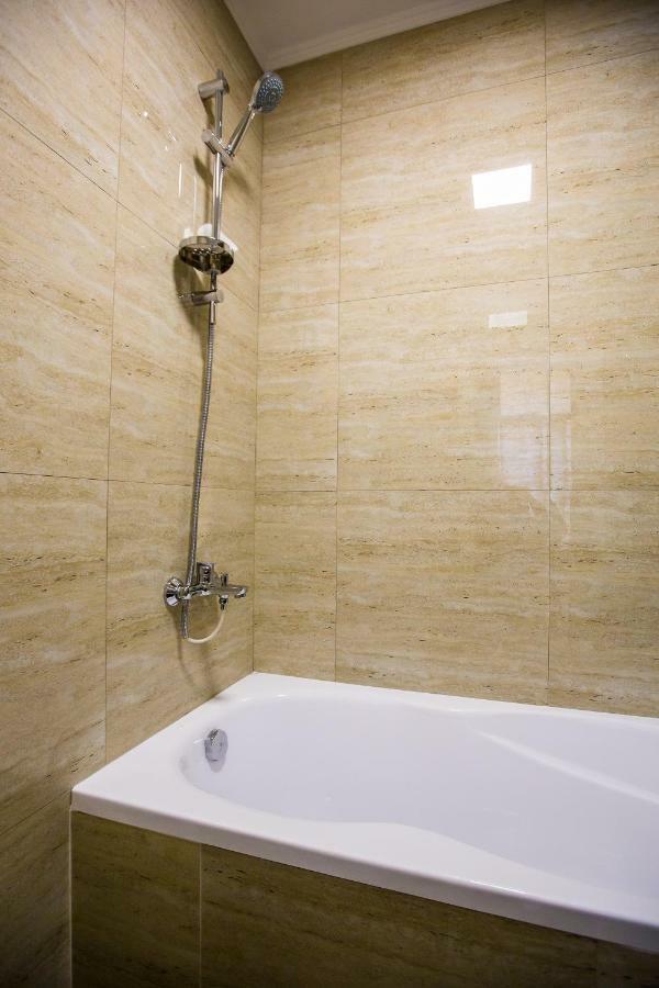 Дизайнерська Віп Квартира По Вулиці Куліша 14 Lviv Extérieur photo