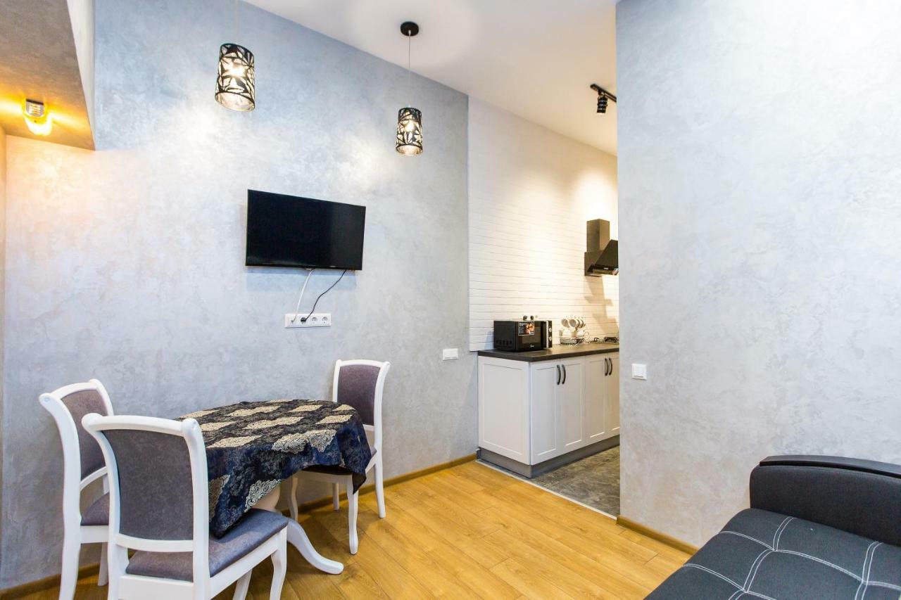 Дизайнерська Віп Квартира По Вулиці Куліша 14 Lviv Extérieur photo