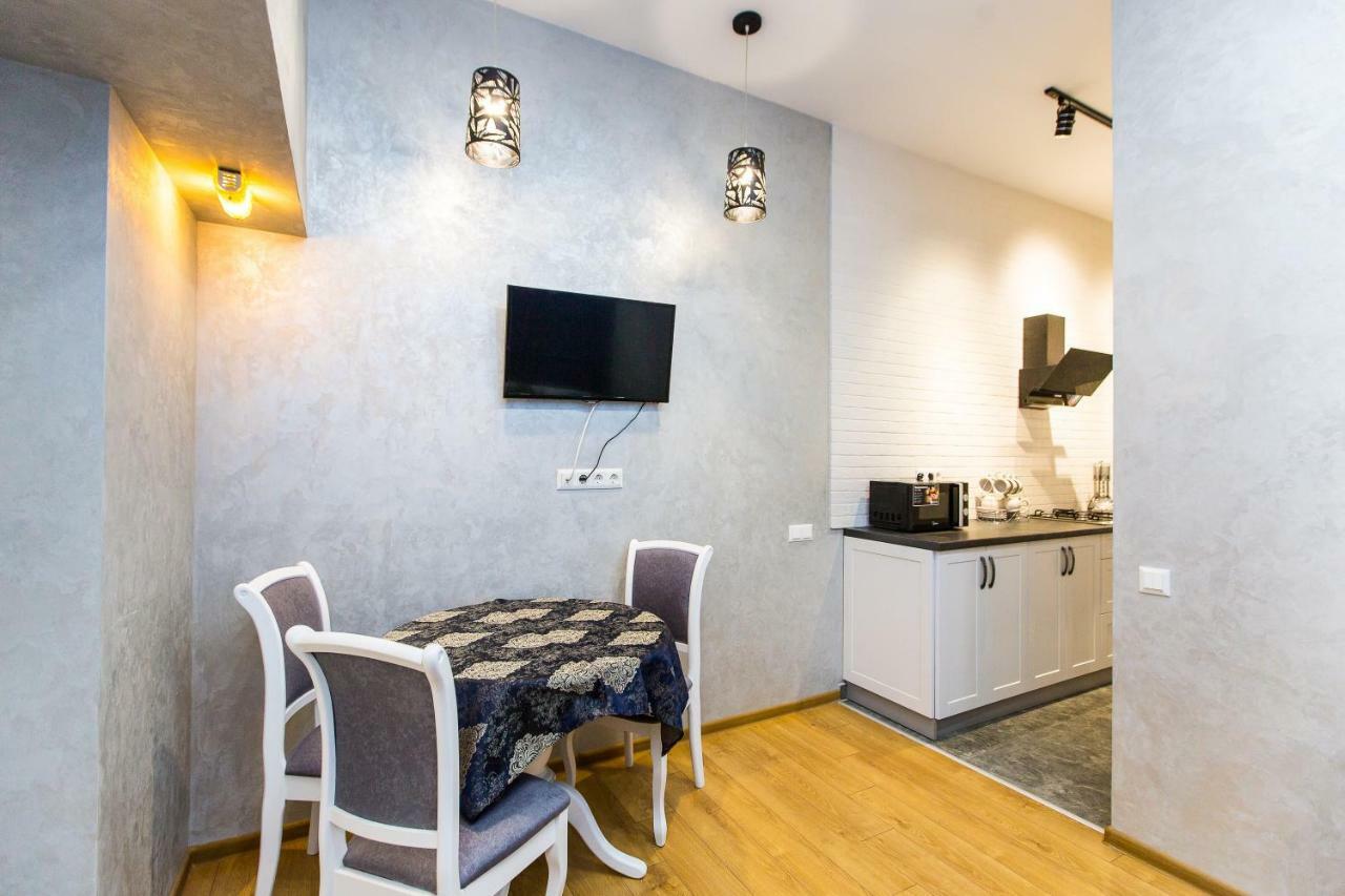 Дизайнерська Віп Квартира По Вулиці Куліша 14 Lviv Extérieur photo