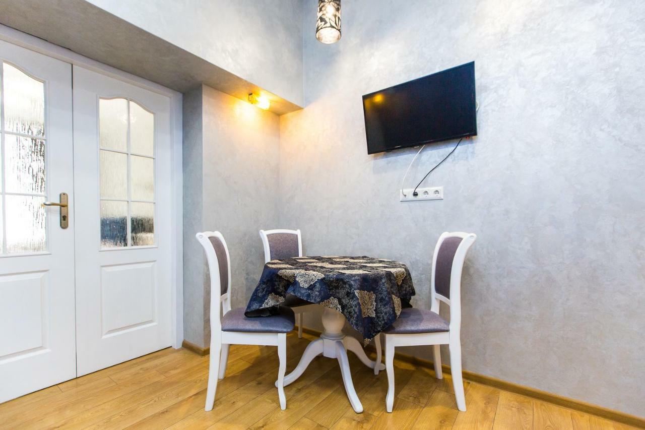 Дизайнерська Віп Квартира По Вулиці Куліша 14 Lviv Extérieur photo