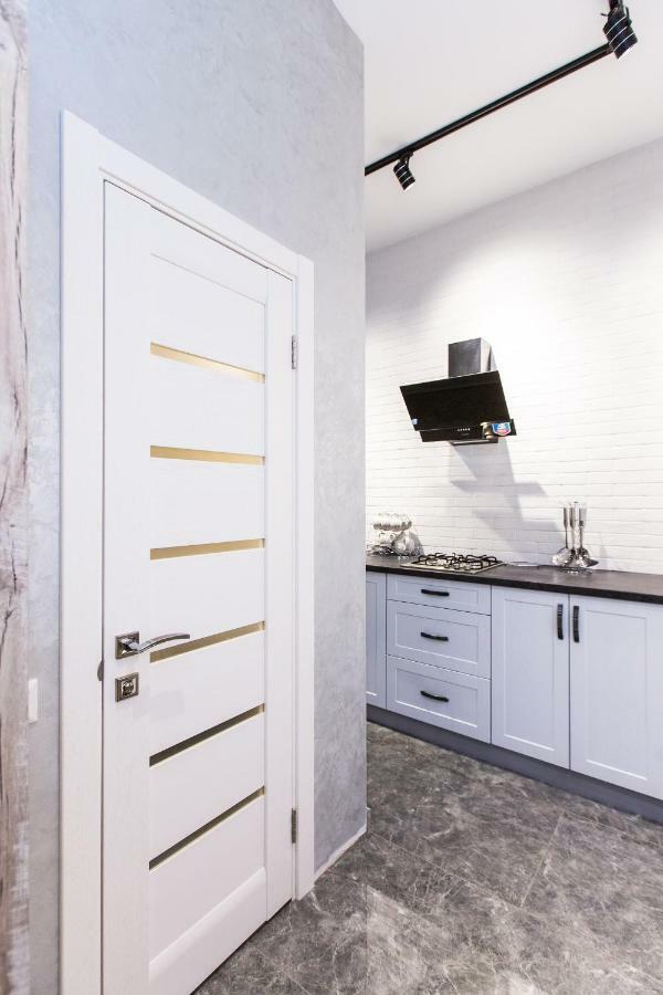 Дизайнерська Віп Квартира По Вулиці Куліша 14 Lviv Extérieur photo